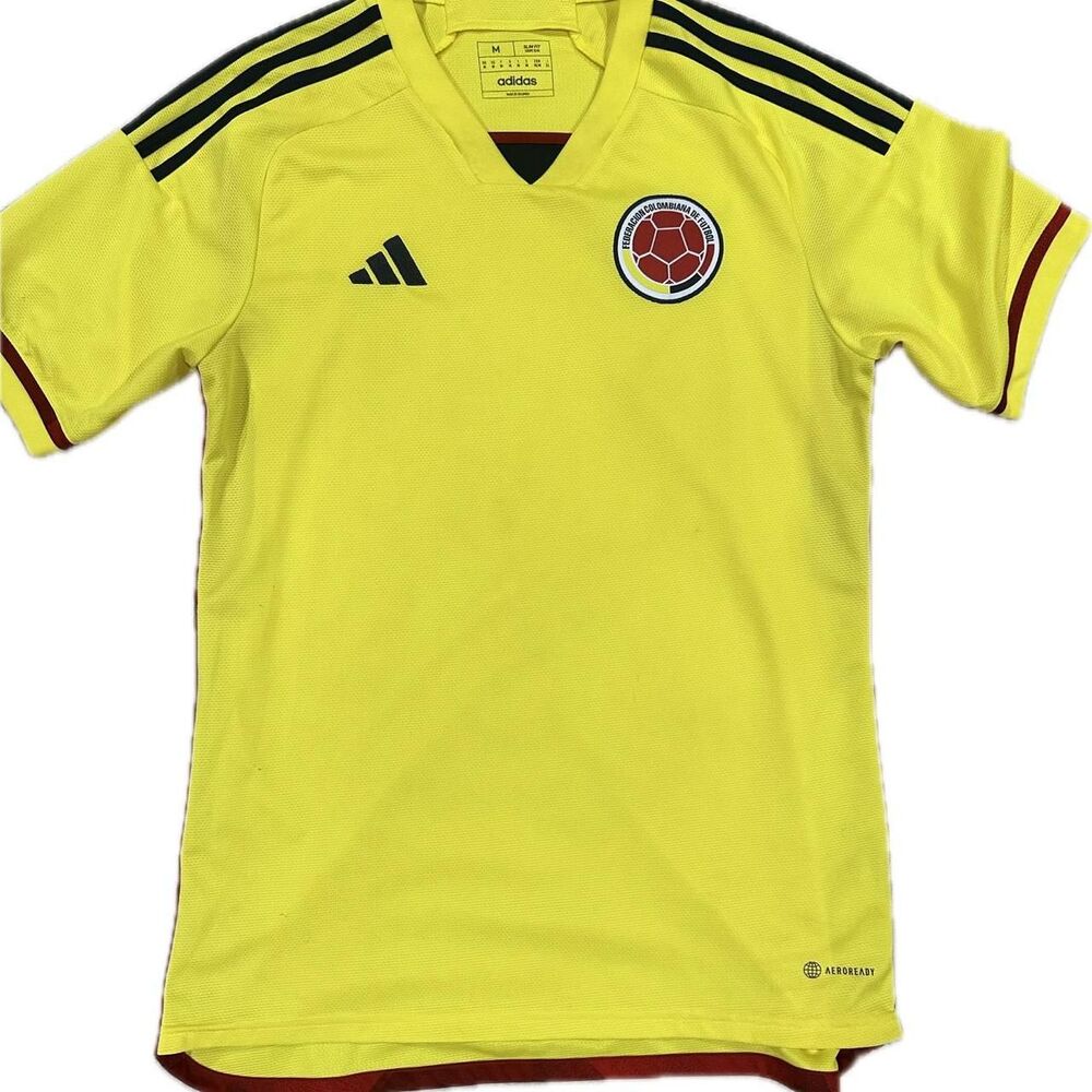 Adidas Men's Yellow T-shirt